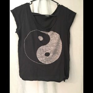 Tie side yin yang crop top